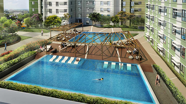 the luxurious swimming pool in Cebu IT Park