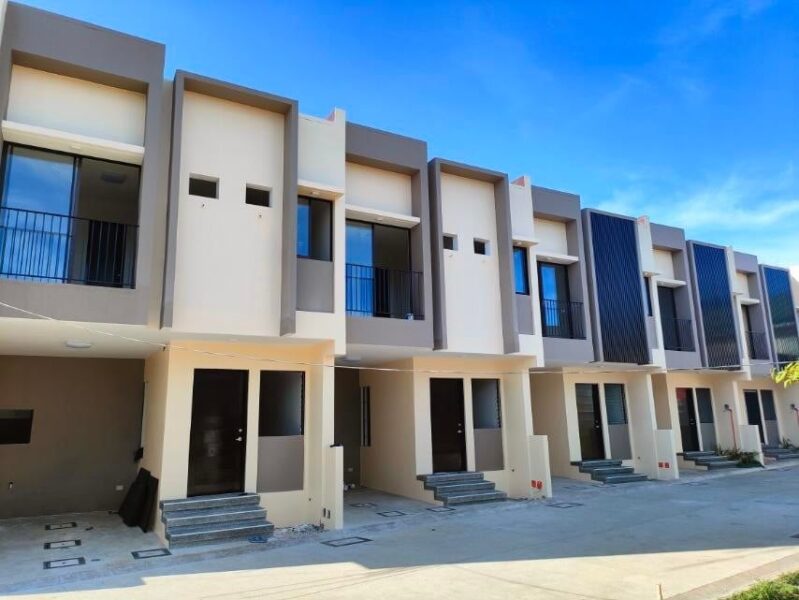 turnberry place, townhouse for sale in lapu-lapu